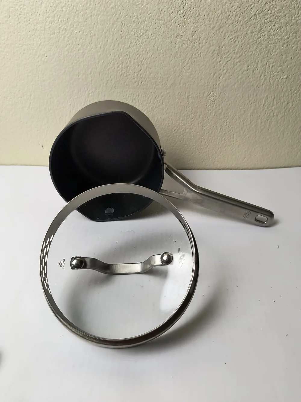 Calphalon 1.5qt/1.4L Black Saucepan with Glass Lid and Stainless Handle